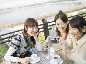 六本木で楽しめる安心・健全なアミューズメントポーカー店｜ヒゲゴリラの魅力と詳細情報